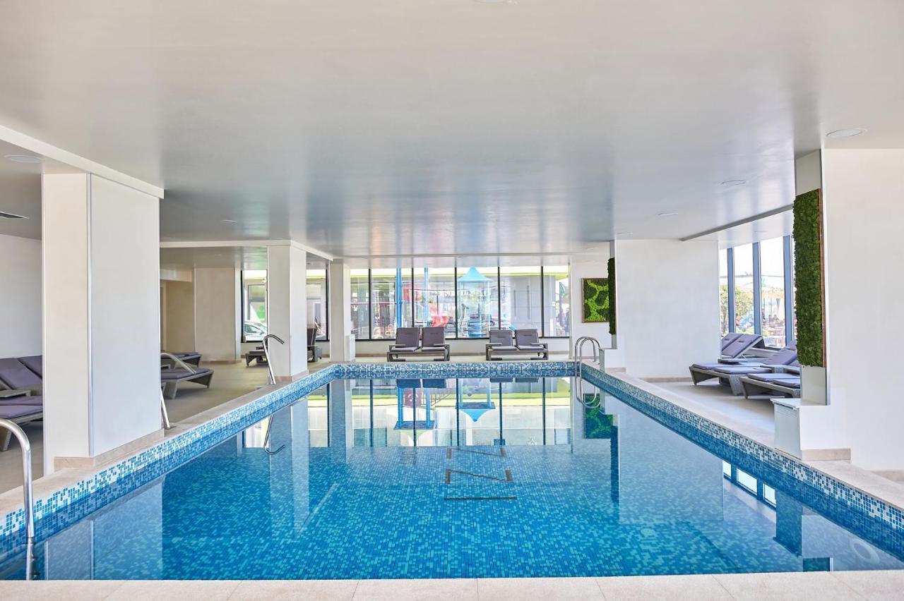Fineloft Sea View Apartment-Spa N Pools Beach Resort Năvodari Kültér fotó